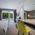 Boutique Mirjam 4* Makarska