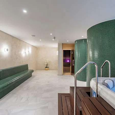 Boutique Mirjam 4* Makarská