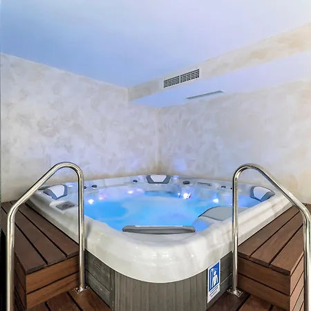 Boutique Mirjam 4* Makarská