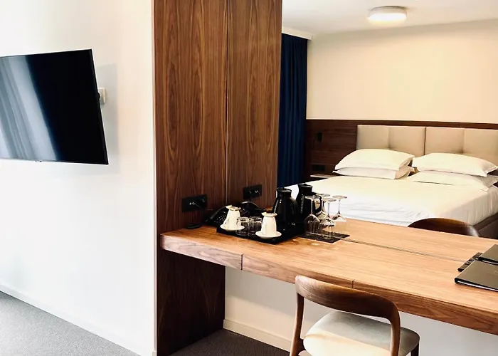 Hotel Boutique Mirjam 4*